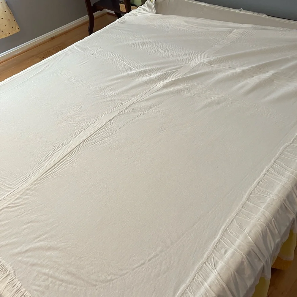 QUEEN Size Ruffled Bed Skirt